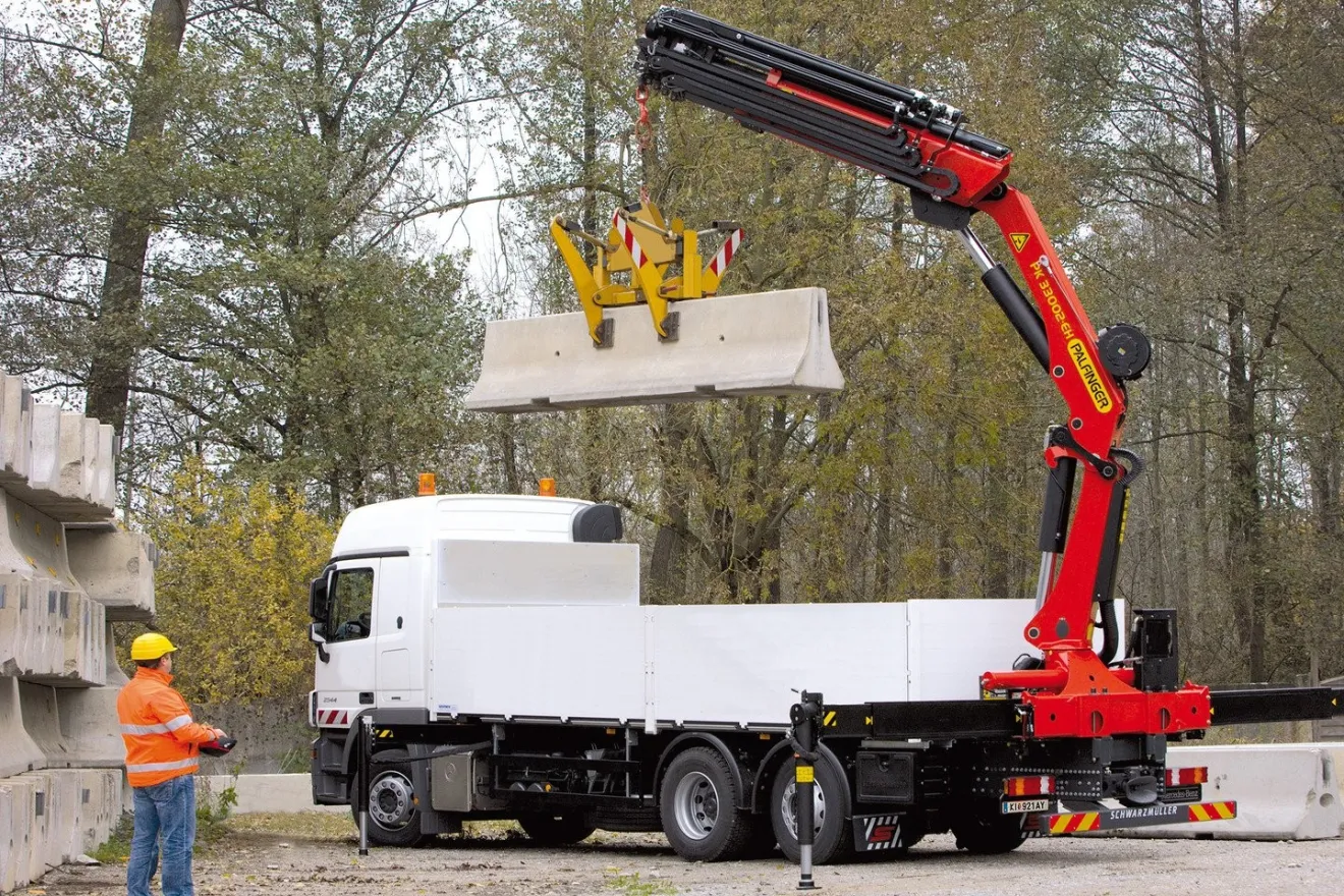 Кран-манипулятор PK 33002 EH High Performance